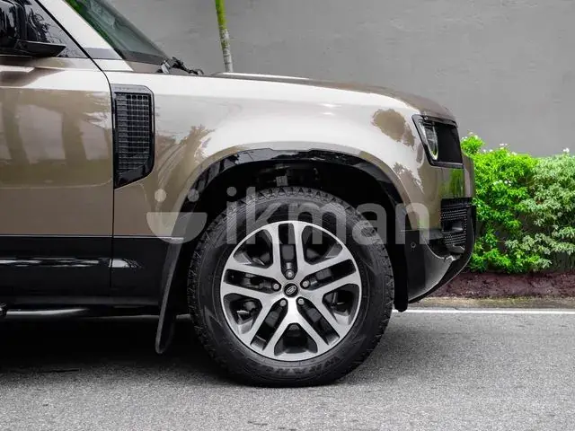 Land Rover Defender 2023 photo 5