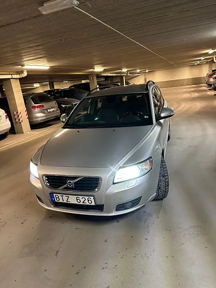 Volvo V50 2010 photo 2