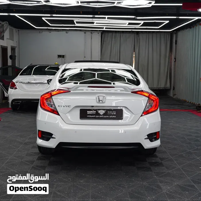 Honda Civic 2019 photo 2