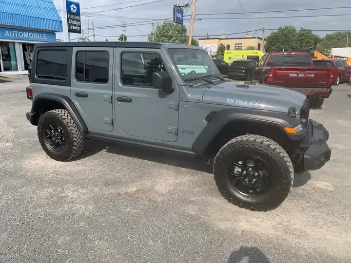 Jeep Wrangler 2025 photo 2