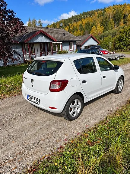Dacia Sandero 2014 photo 2