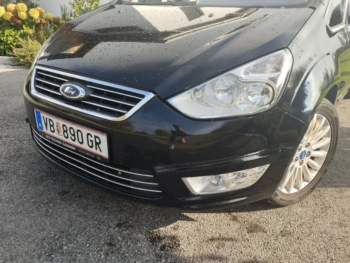 Ford Galaxy 2011 photo 3