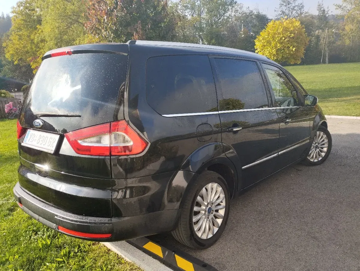 Ford Galaxy 2011 photo 2