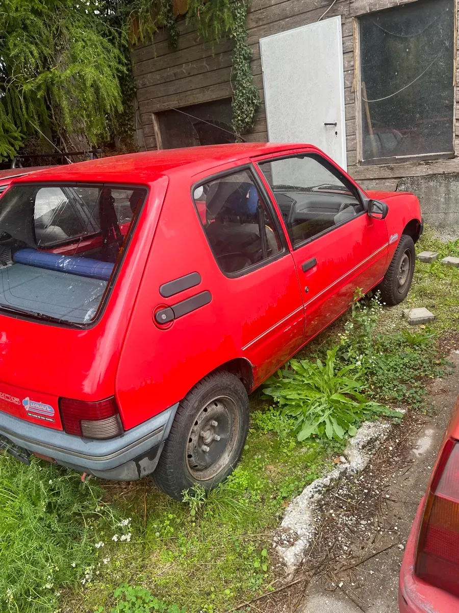 Peugeot 205 1993 photo 2
