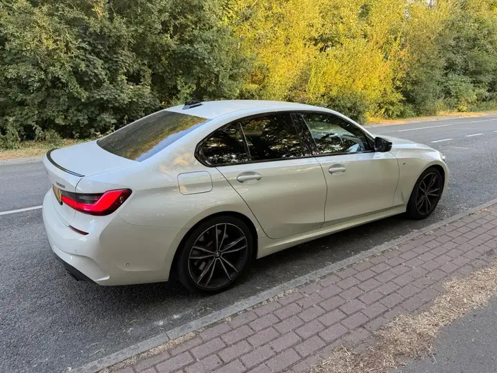 BMW 3 Series 2020 photo 4