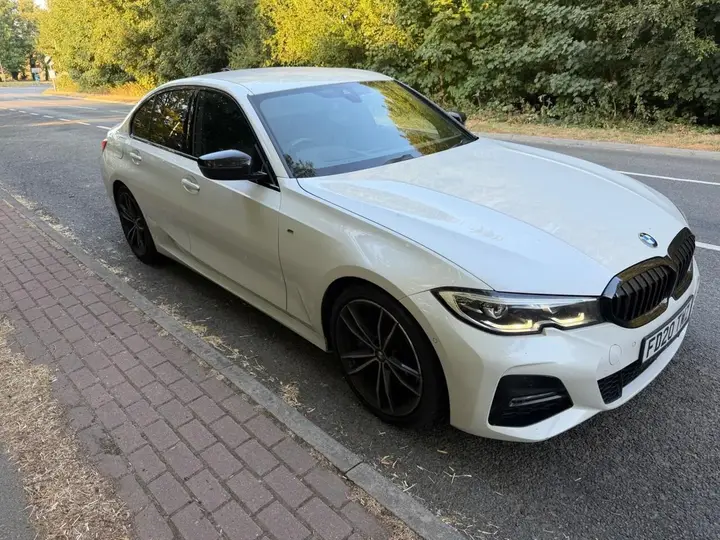 BMW 3 Series 2020 photo 2
