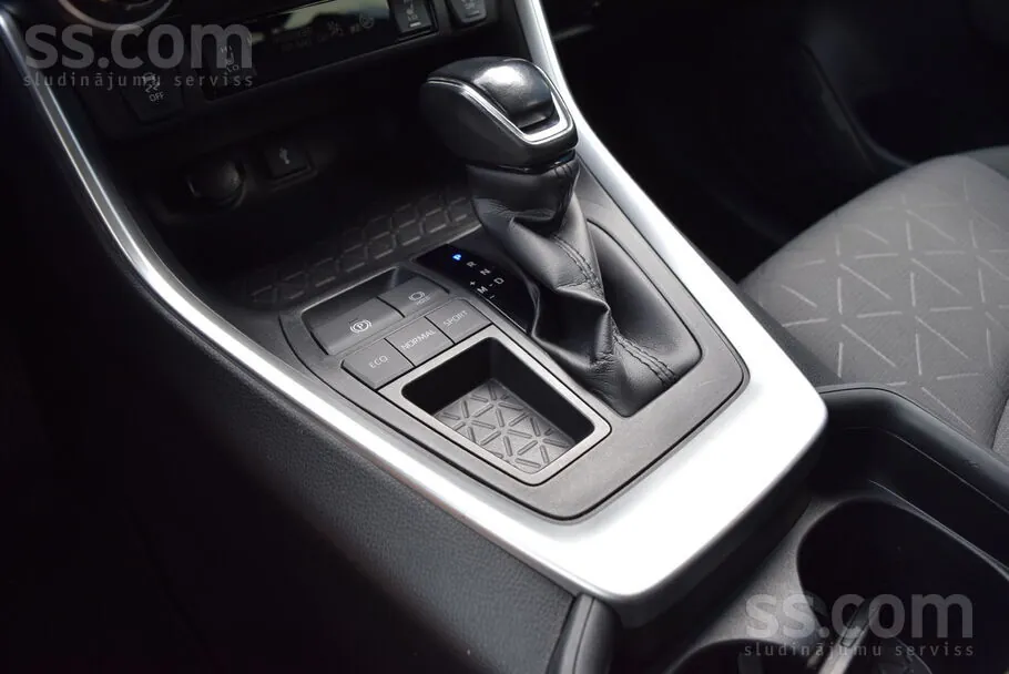 Toyota Rav 4 2020 photo 5