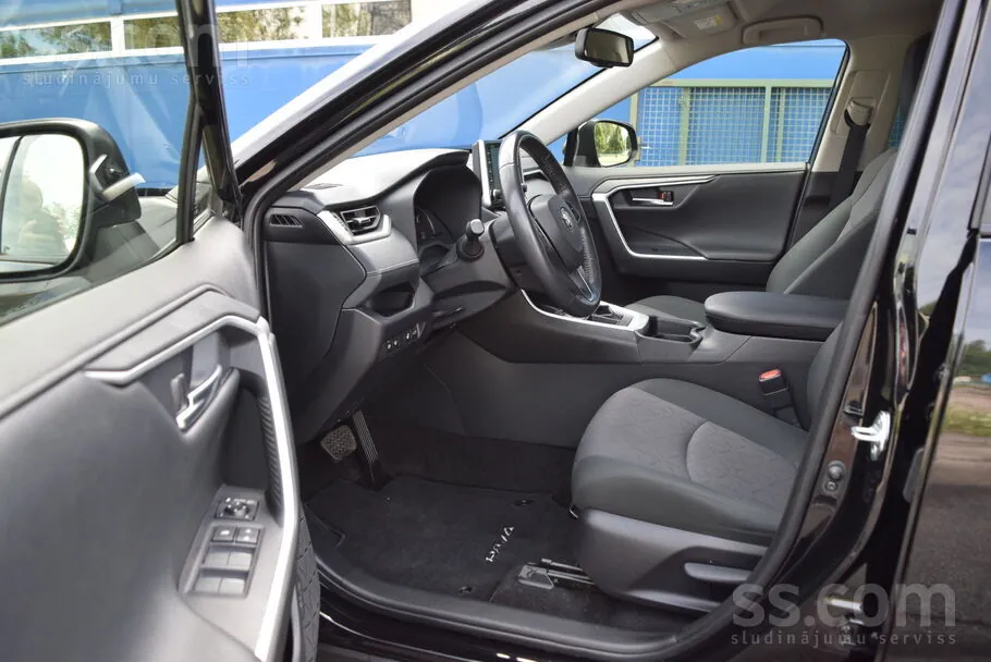 Toyota Rav 4 2020 photo 3