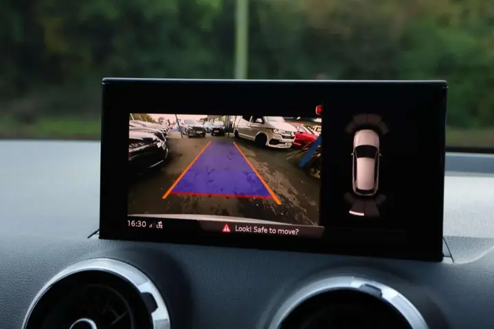 Audi Q2 2021 photo 5