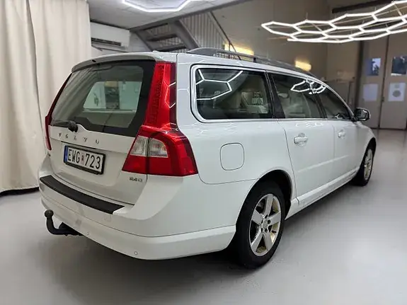 Volvo V70 2010 photo 4