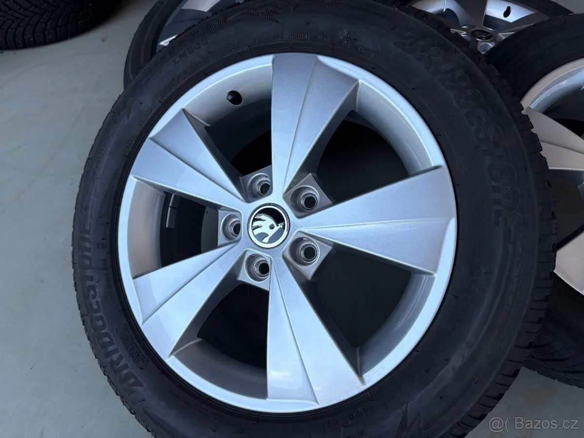 Skoda Octavia photo 3
