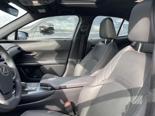 Lexus Ux 2025 photo 2