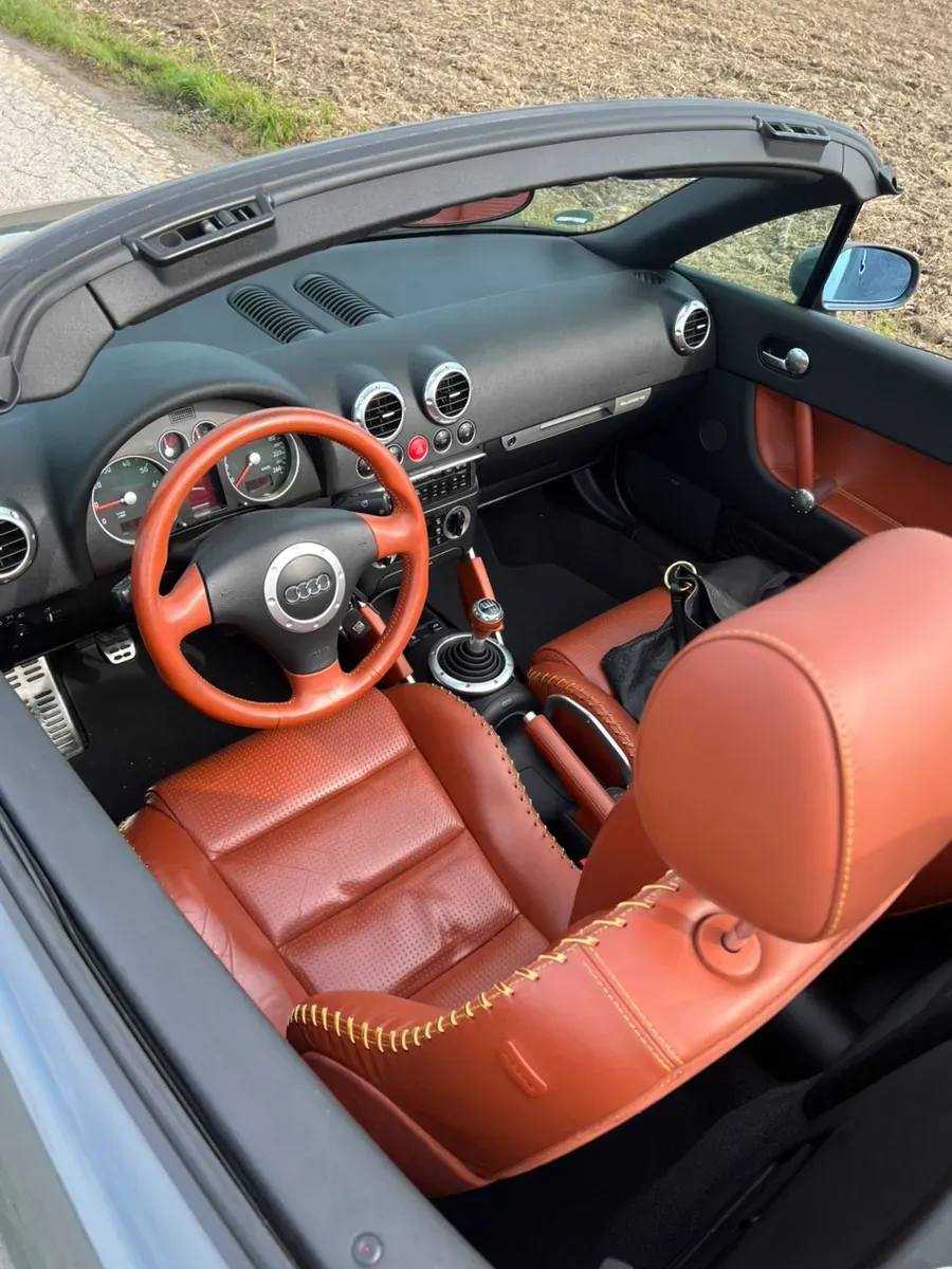 Audi Tt 2001 photo 2