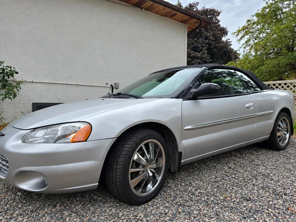 Chrysler Sebring 2002 photo 2