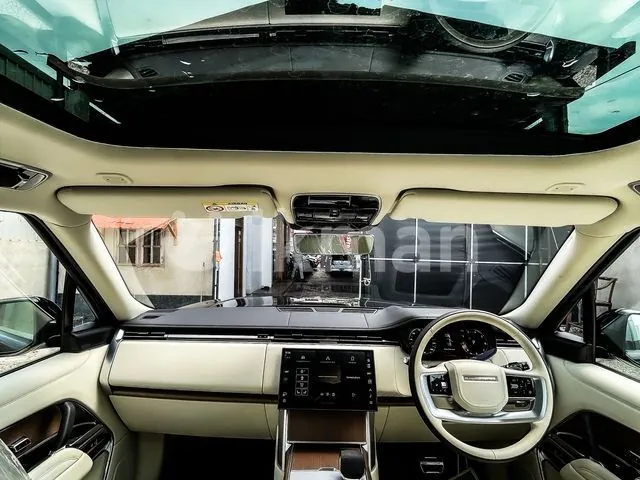 Land Rover Range Rover 2025 photo 5