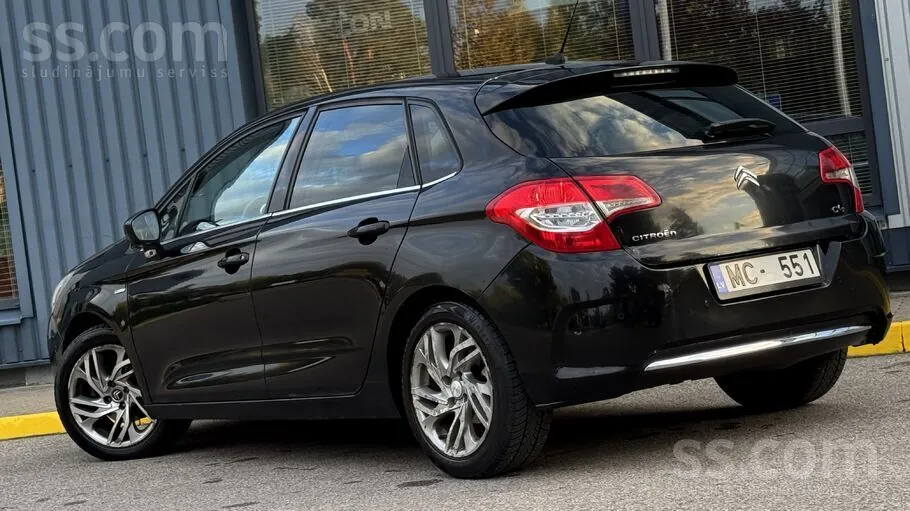 Citroen C4 2012 photo 3