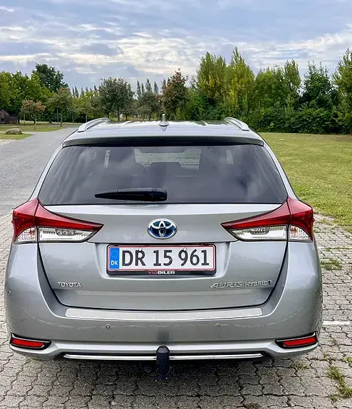 Toyota Auris 2015 photo 3