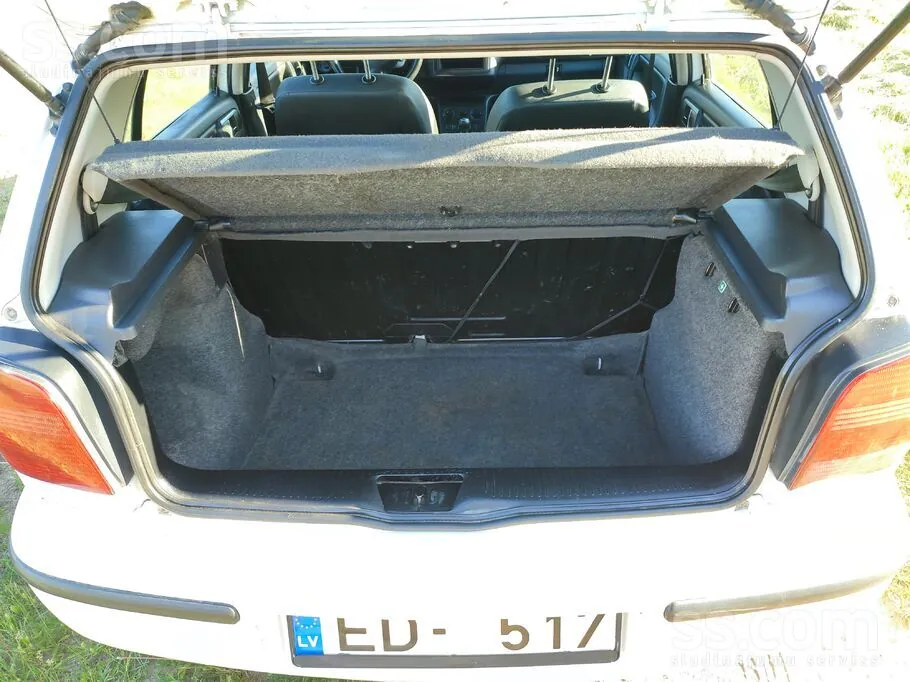 Volkswagen Polo 2000 photo 5