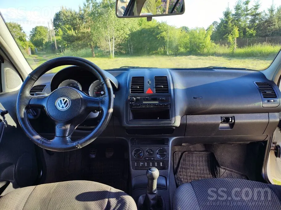 Volkswagen Polo 2000 photo 3