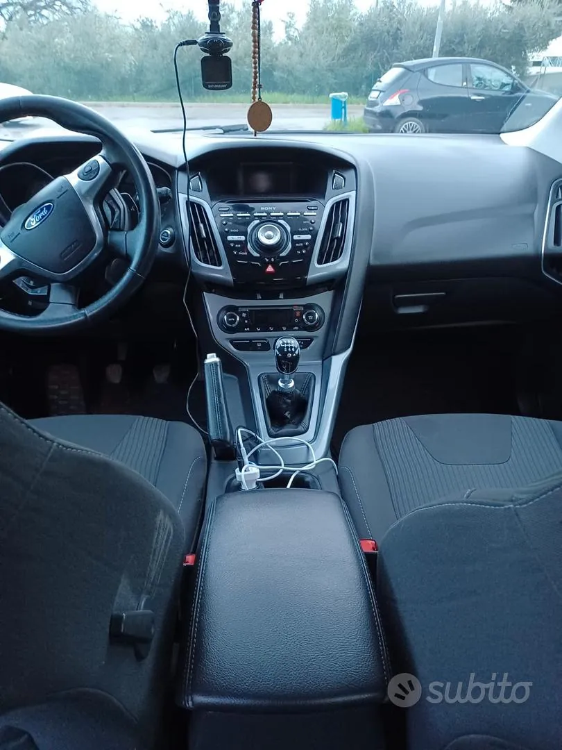 Ford Focus 2012 photo 3
