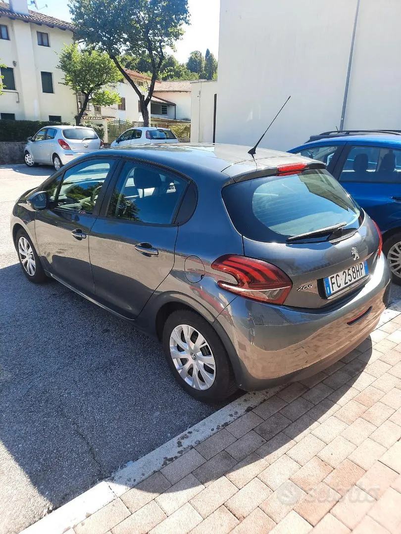 Peugeot 208 2016 photo 4