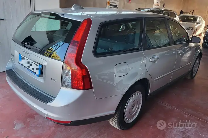 Volvo V50 2007 photo 2
