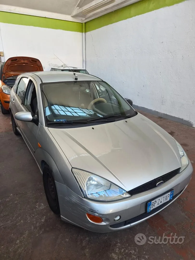 Ford Focus 2002 photo 2