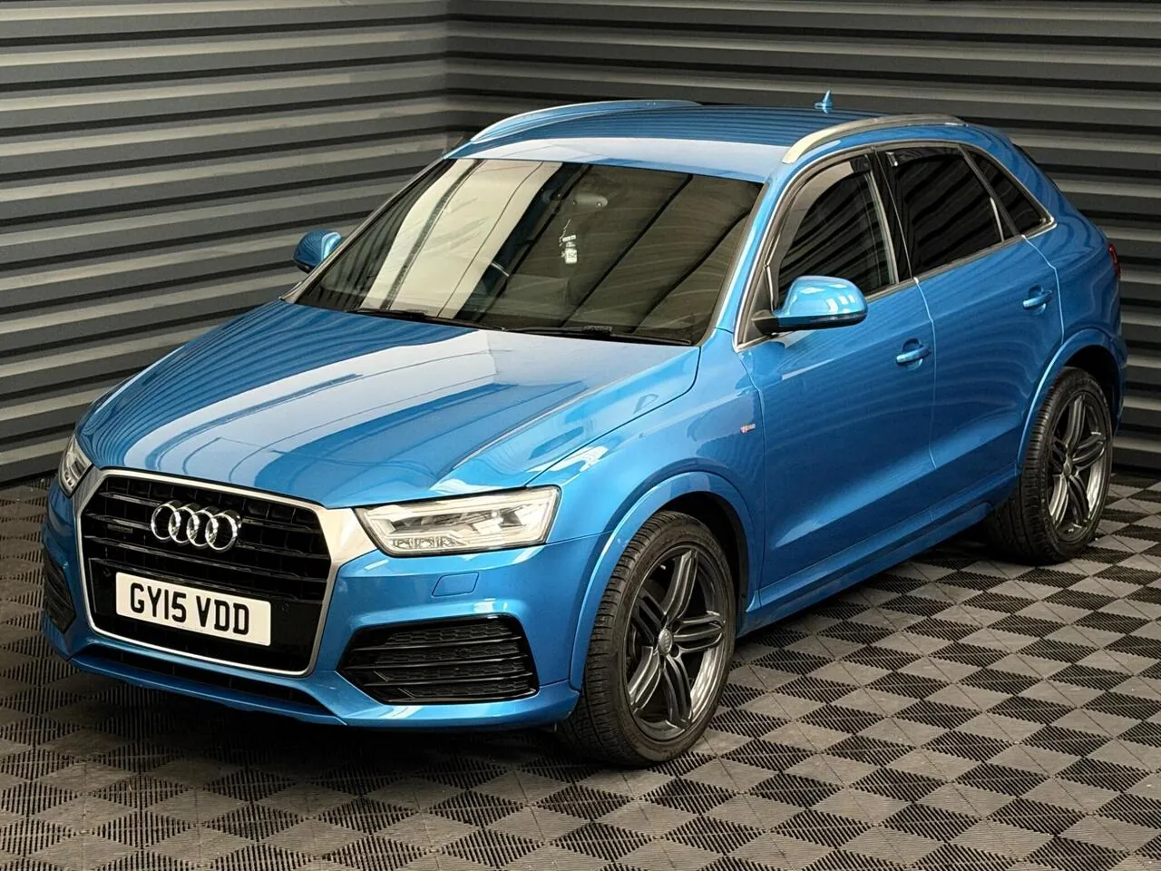 Audi Q3 2015 photo 4