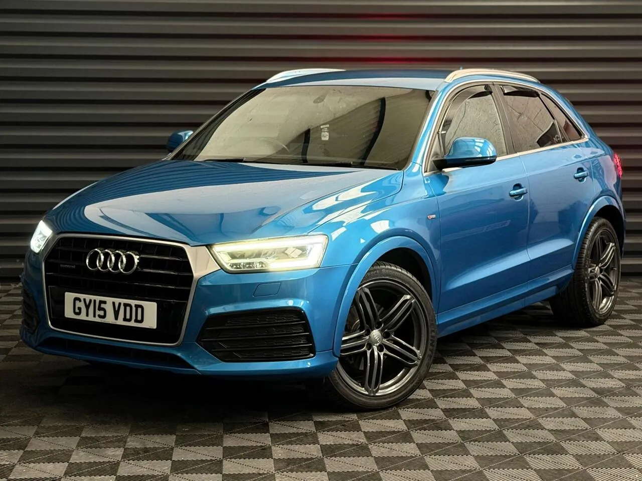 Audi Q3 2015 photo 3
