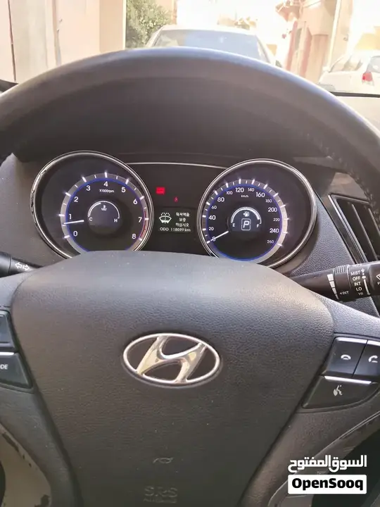Hyundai I20 2010 photo 2