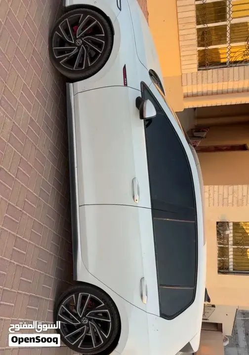 Volkswagen Golf Gti 2023 photo 2