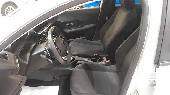 Peugeot 208 2025 photo 3