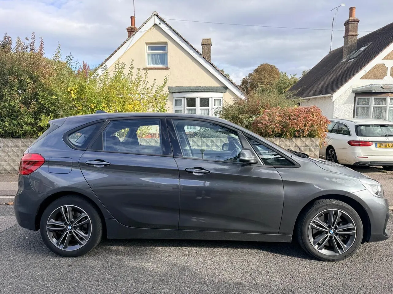 BMW 2 Series Active Tourer 2019 photo 2
