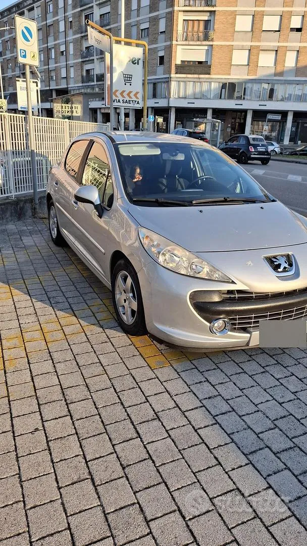 Peugeot 207 2007 photo 4