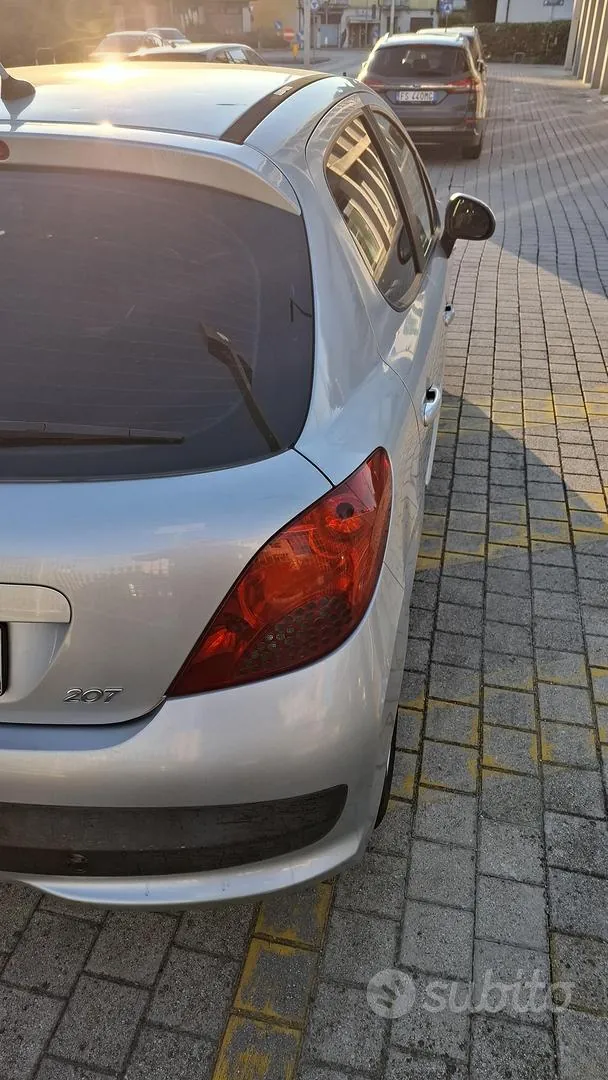 Peugeot 207 2007 photo 3
