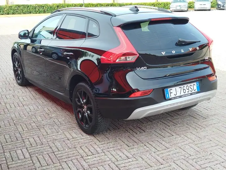 Volvo V40