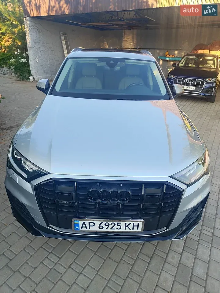 Audi Q7 2022 photo 2