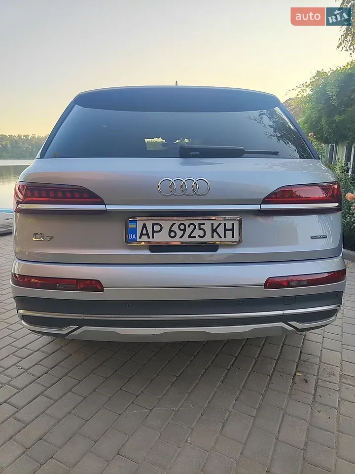 Audi Q7 2022 photo 5