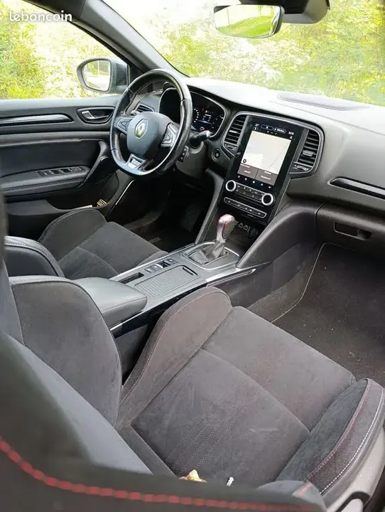 Renault Megane 2022 photo 2
