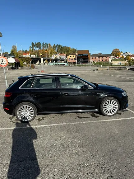 Audi E-Tron 2016 photo 2