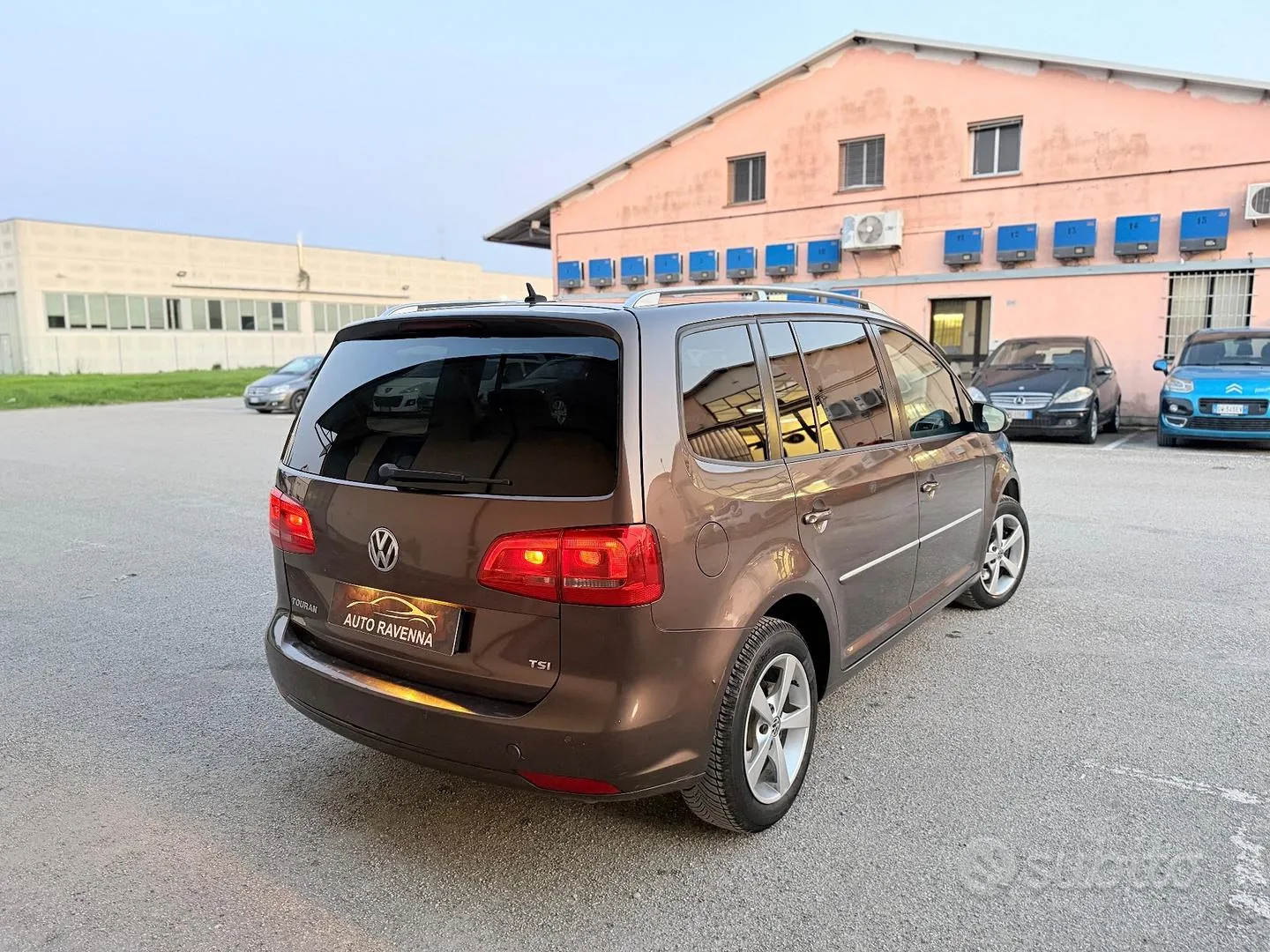 Volkswagen Touran 2014 photo 3