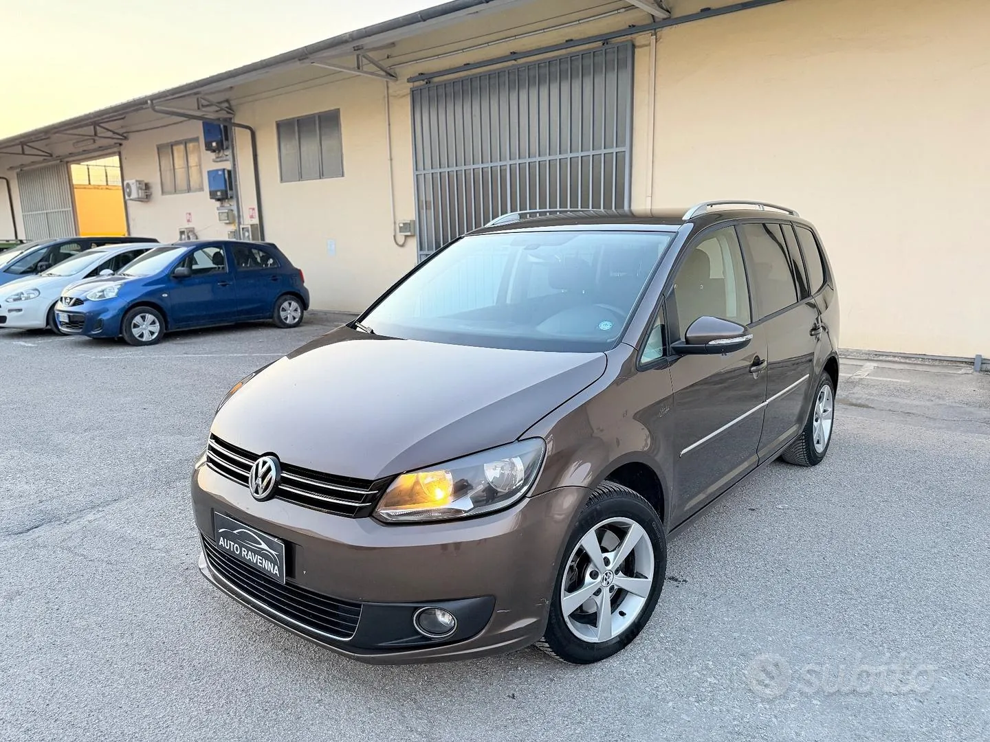 Volkswagen Touran 2014 photo 2
