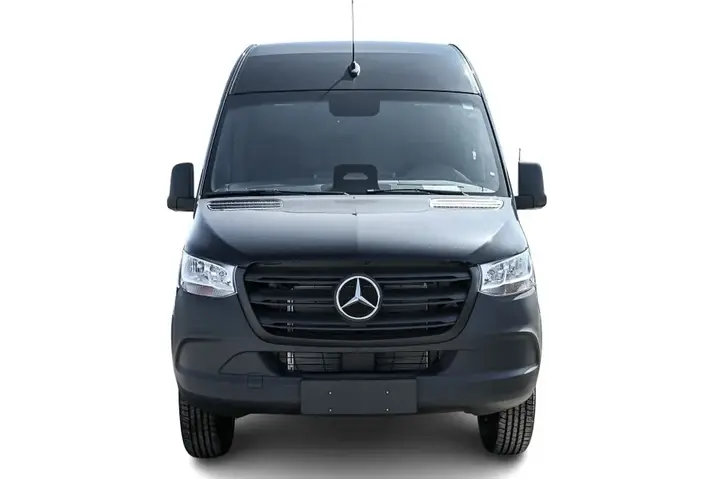Mercedes-Benz Sprinter 2026 photo 2
