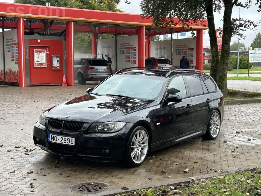 BMW 330 2006 photo 2