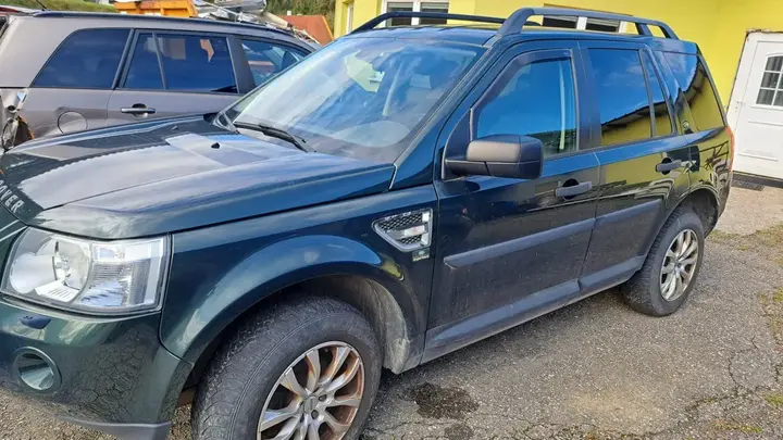 Land Rover Freelander 2009 photo 3