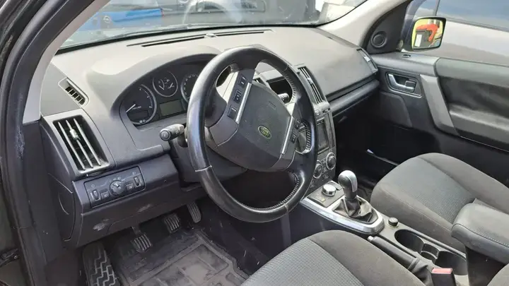 Land Rover Freelander 2009 photo 2