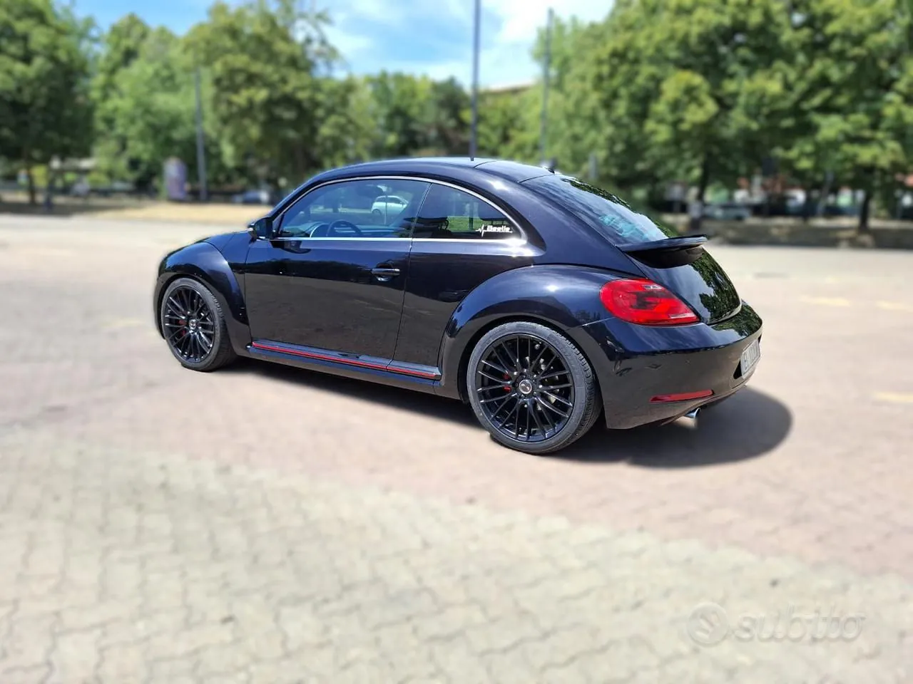 Volkswagen Beetle 2012 photo 3