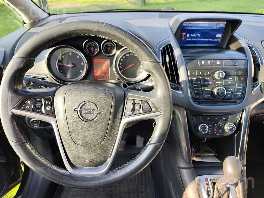Opel Zafira 2012 photo 2