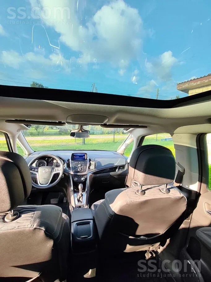 Opel Zafira 2012 photo 3