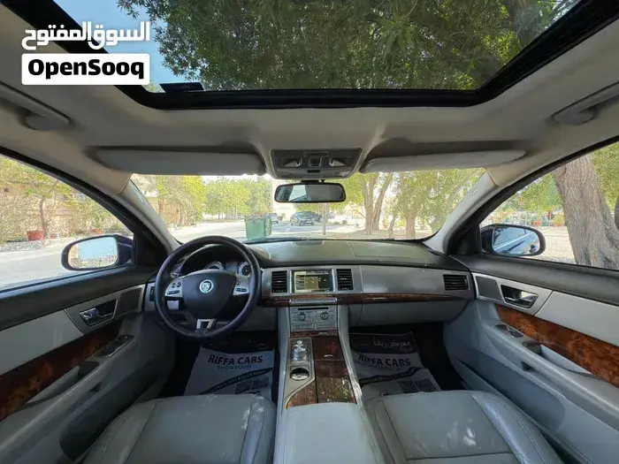 Jaguar Xf 2010 photo 4